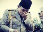 tangisan-soekarno-yang-sempat-tercatat-sejarah.jpg