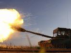tank-rusia-menembakkan-pelurunya-kearah-musuh.jpg