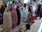 tarawih-perdana-di-masjid-raya-bandung-provinsi-jawa-barat_20230322_230348.jpg