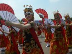 tarian-gndrung-sewu-meriahkan-hut-korpri-ke-44_20151130_154058.jpg