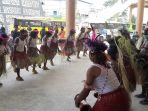 tarian-kemenangan-yang-ditampilkan-oleh-sanggar-seni-temawo.jpg