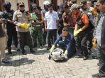 tas-mencurigakan-di-depok.jpg