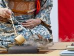 tata-cara-minum-teh-di-jepang_20181001_141933.jpg
