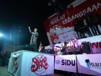 tausiah-di-atas-panggung-musik-rock-slank-berakhir-di-mojokerto_20170918_130757.jpg