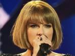 taylor-swift-grammy-awards-2016_20160216_100748.jpg