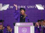 taylor-swift-terlihat-bersorak-saat-dia-memasuki-yankee-stadium.jpg