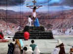teatrikal-jalan-salib-perayaan-paskah_20170414_155106.jpg