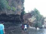 tebing-longsor-di-pantai-sadranan-gunungkidul_20150617_222111.jpg