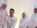 teh-ninih-foto-bareng-pengantin.jpg