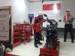 teknisi-motor-honda.jpg