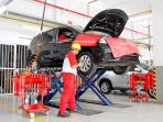 teknisi-nissan-sedang-melakukan-servis-di-bengkel-resmi-nissan_20160923_143709.jpg