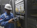 teknisi-pgascom-pasang-jaringa-internet-di-smp-nabila-batam_20171127_110807.jpg