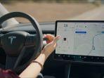 teknologi-autopilot-di-mobil-tesla.jpg