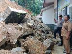 tembok-penahan-tebing-di-belakang-sdn-1-cipicung-longsor.jpg