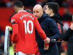 ten-hag-berdiskusi-dengan-rashford.jpg
