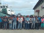 tenaga-kerja-bongkar-muat-mogok-kerja_1_20171204_110547.jpg