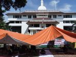 tenda-pengungsian-di-depan-balai-kota-medan_20161125_105900.jpg