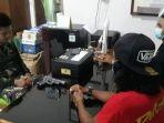 tentara-gadungan-zk-24-saat-dilakukan-pemeriksaan-oleh-unit-intel-kodim-0907.jpg