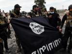 tentara-irak-memperlihatkan-bendera-isis_20161108_113117.jpg