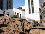 tentara-israel-berjaga-di-kota-gaza-8-februari-2024.jpg
