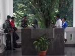 tentara-jaga-istana-bogor_20160115_170736.jpg