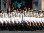 tentara-perempuan-dari-universitas-militer-kementerian-pertahanan-rusia_20160512_015917.jpg