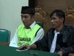 terdakwa-agus-alias-kusmayadi-yang-memutilasi-nur-atikah_20161005_051659.jpg