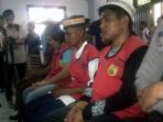 terdakwa-kasus-pembunuhan-dan-mutilasi-di-siak_20150212_120508.jpg