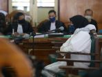 terdakwa-pembunuh-hakim-pakai-apd-saat-jalani-sidang-di-medan_20200515_225317.jpg