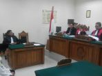 terdakwa-pembunuhan-disertai-mutilasi-terhadap-nur-atikah_20161122_205252.jpg