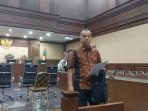 terdakwakasus-korupsi-pengadaan-pesawat-mantan-dirut-garuda-indonesia-emirsyah-satar.jpg