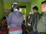 terduga-teroris-diamankan-rim-densus-88-antiteror-mabes-polri_20180208_180037.jpg