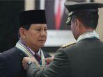 terima-empat-bintang-kehormatan-utama-sekaligus-prabowo-berterimakasih-kepada-jokowi.jpg