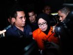 terima-suap-eni-maulani-saragih-resmi-pakai-rompi-tahanan-kpk_20180714_225820.jpg