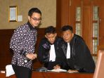 terlibat-gratifikasi-zumi-zola-divonis-enam-tahun-penjara_20181206_151006.jpg
