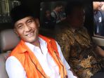 terlibat-jual-beli-jabatan-bupati-kudus-muhammad-tamzil-ditahan-kpk_20190727_195139.jpg