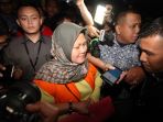 terlibat-suap-meikarta-bupati-bekasi-neneng-hassanah-ditahan-kpk_20181016_203117.jpg