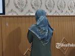 terlilit-pinjol-jutaan-rupiah-wanita-di-padang-nekat-gasak-perhiasan-majikan-ini-pengakuan-pelaku.jpg