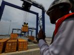 terminal-peti-kemas-pelabuhan-kuala-tanjung_20181128_161640.jpg