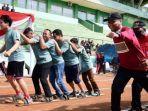 terompah-panjang-juga-diperlombakan.jpg