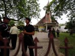teror-bom-di-gereja-katolik-stasi-santo-yosep_20160828_151510.jpg