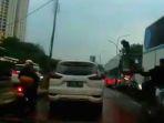 teror-peleparan-batu-terhadap-mobil-yang-melintas-di-wilayah-jakarta-selatan.jpg