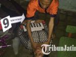 tersangka-anggi-pradana-oktatrio-24-saat-memperagakan-adegan_20170221_230312.jpg
