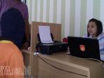 tersangka-avip-firmansyah-kiri-sesaat-setelah-diamankan-di-rumahnya_20170912_122328.jpg