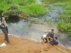 tersangka-dedi-terlibat-pergulatan-di-rawa-rawa_20170110_222025.jpg