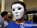 tersangka-fds-saat-rilis-di-mapolrestabes-surabaya_20171102_164133.jpg