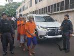 Warga Soraki Saat Wowon si Pembunuh Berantai Menjalani Rekonstruksi di Kabupaten Cianjur