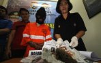 tersangka-kurir-ganja-di-polresta-malang_20150126_192057.jpg