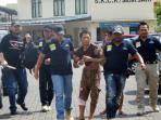 tersangka-pembunuhan-ditangkap_20160425_142418.jpg