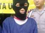 tersangka-pencabulan-berinisial-su_20160824_201601.jpg